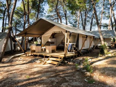 valamar-camping-krk-safari-tent-comfort-exterior-i