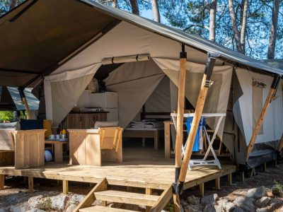 valamar-camping-krk-safari-tent-comfort-terrace-i