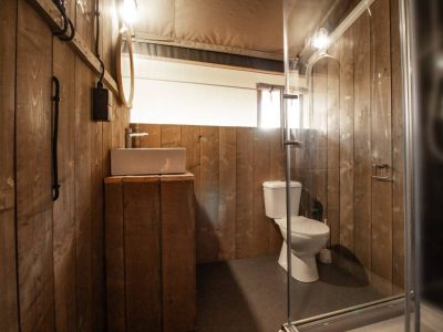 valkanela-safari-tent-s-airco-6-interior-bathroom