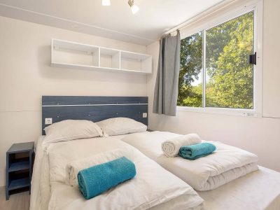 zelena-laguna-mobile-home-capri-double-bed