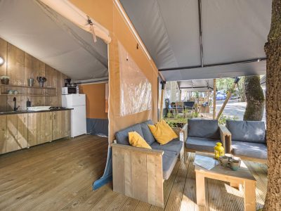 camping-aminess-maravea-safaritent-s-4-persons-exterior-terrace