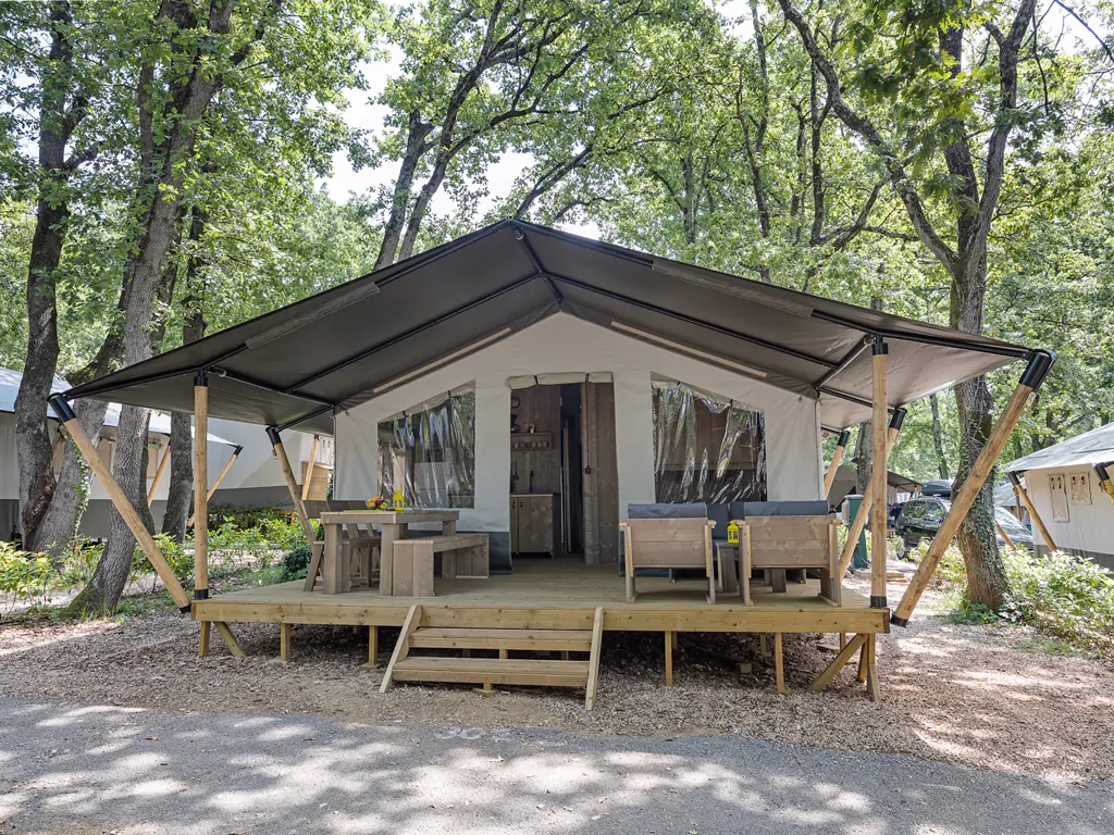camping-aminess-maravea-safaritent-s-6-persons-exterior-front-view