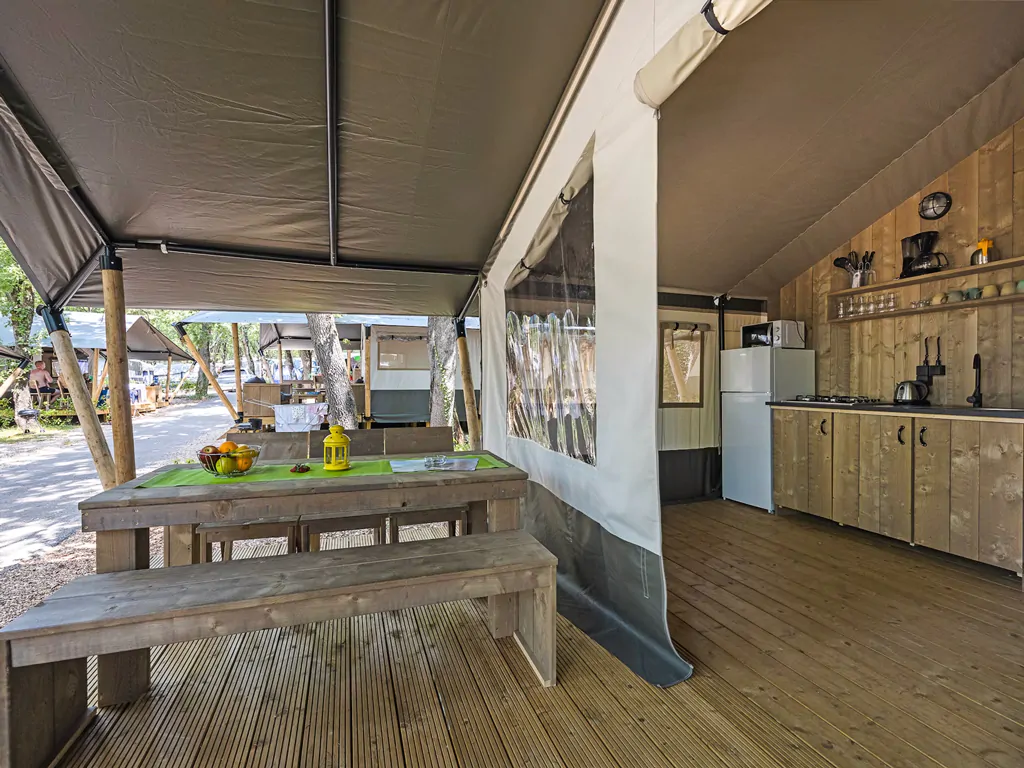 camping-aminess-maravea-safaritent-s-6-persons-exterior-terrace-view