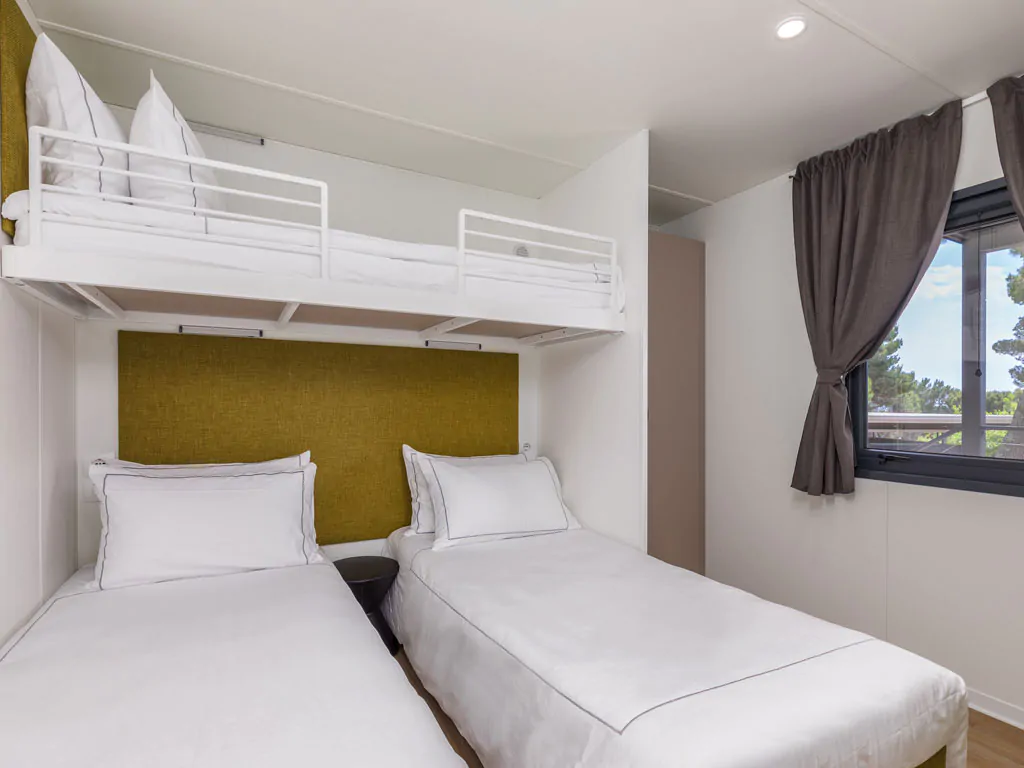 camping-arena-indije-mobile-home-camping-home-interior-bedroom