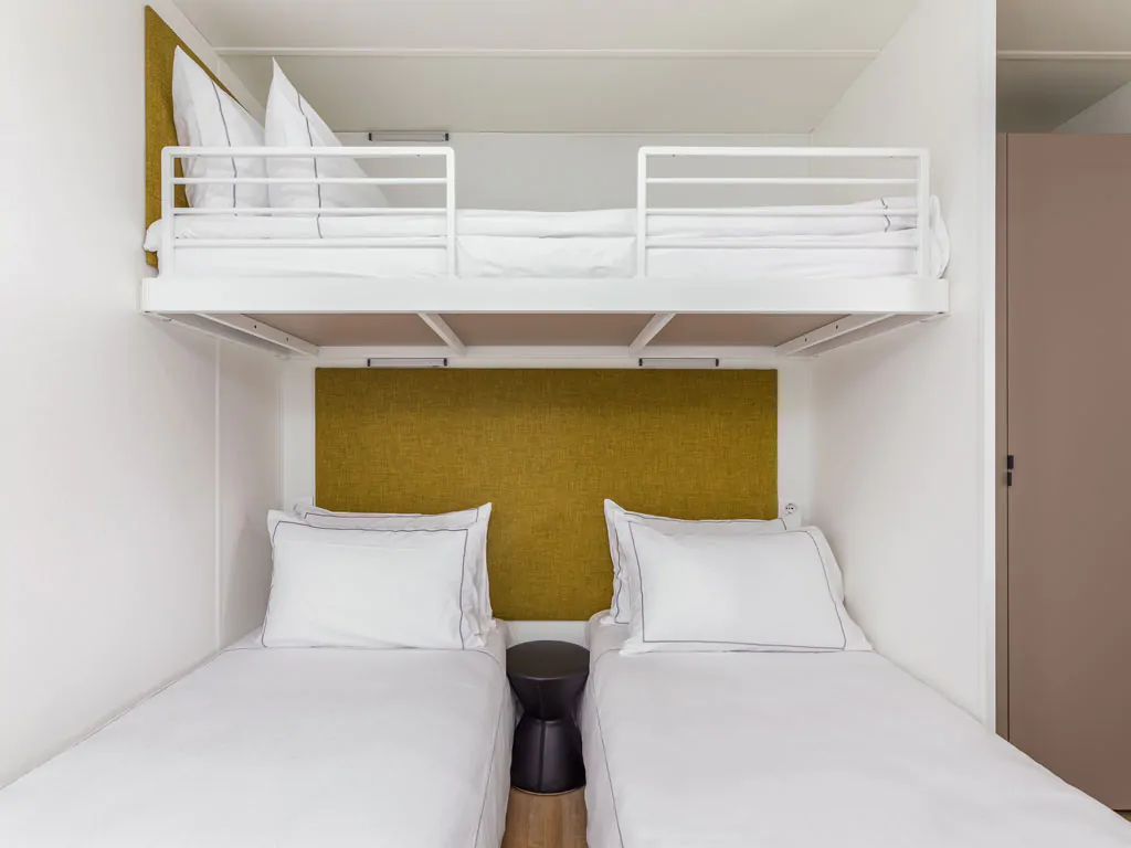 camping-arena-indije-mobile-home-camping-home-sea-side-interior-single-beds