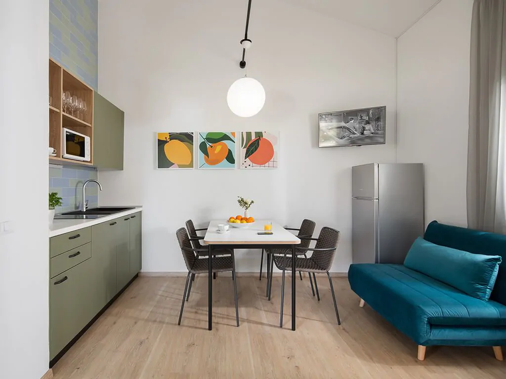 campsite-bivillage-holiday-home-standard-living-room-kitchen