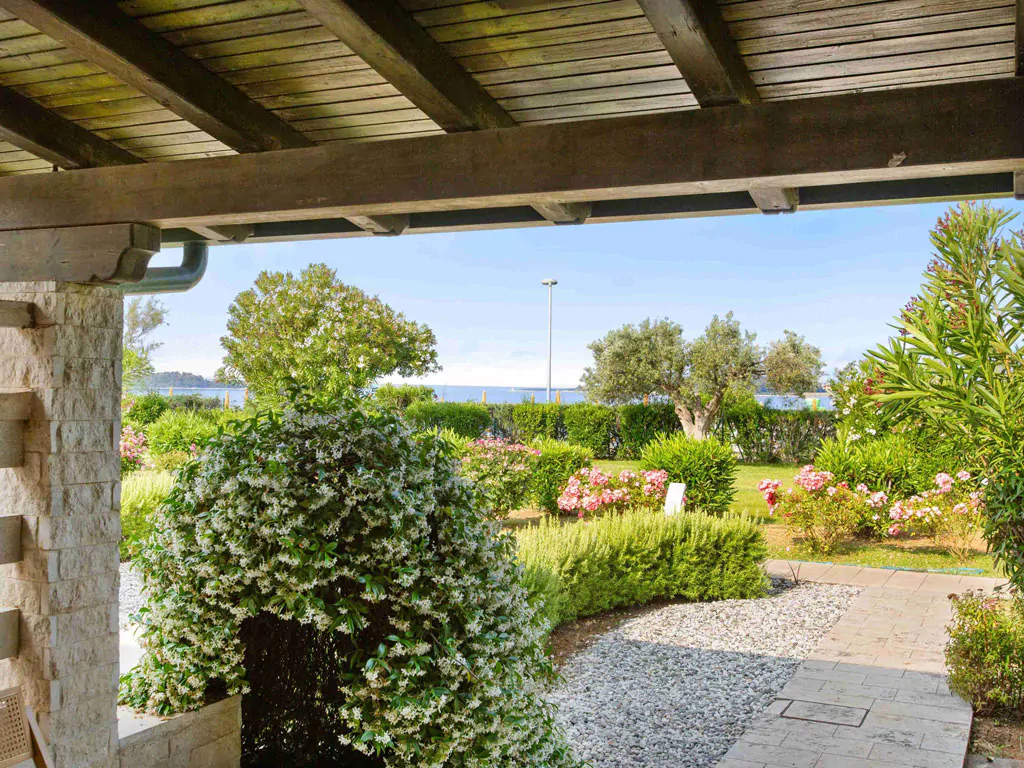 campsite-bivillage-suite-sea-view-exterior-terrace-sea-view