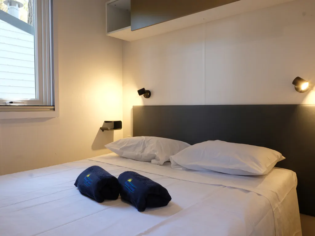 don-antonio-glamping-village-happy-relax-interior-double-bed