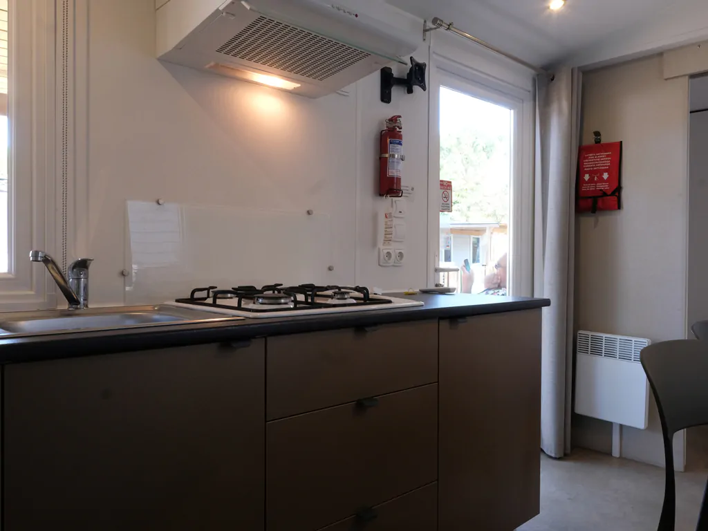 don-antonio-glamping-village-happy-relax-interior-kitchen-top