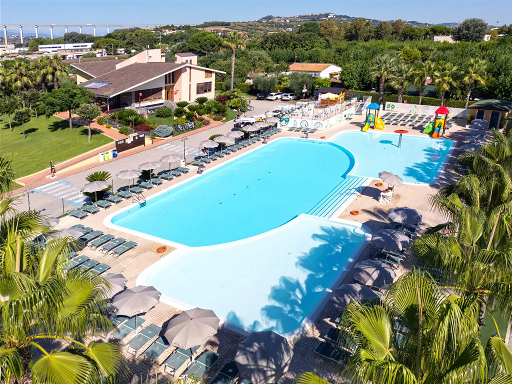 don-antonio-glamping-village-pool