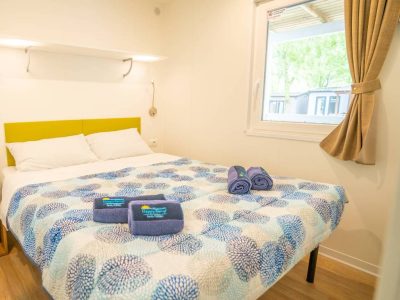happy-superior-interior-double-bed