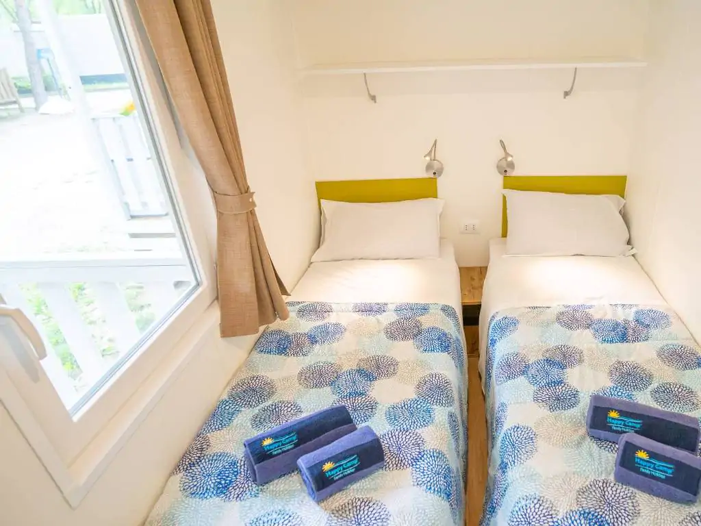 happy-superior-interior-single-beds-i