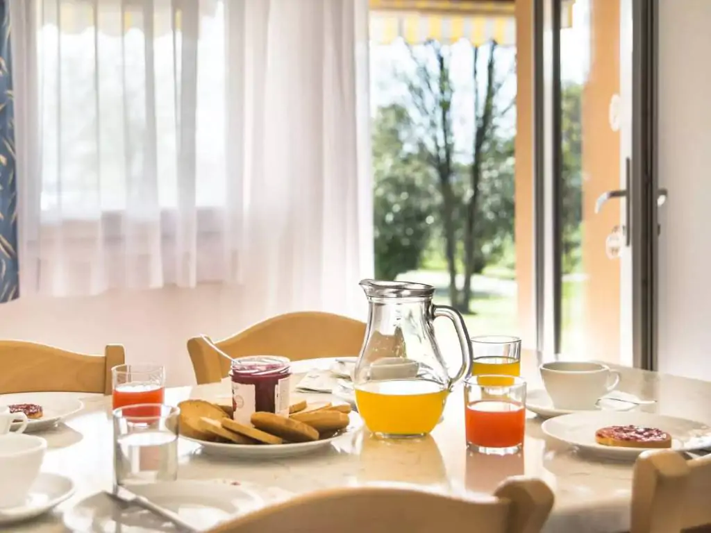 holiday-home-belvedere-interior-kitchen-breakfast