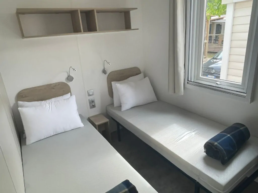 park-albatros-village-riviera-760-2-ensuite-interior-single-beds