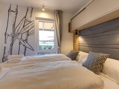 plitvice-camping-resort-mobile-home-premium-interior-bedroom