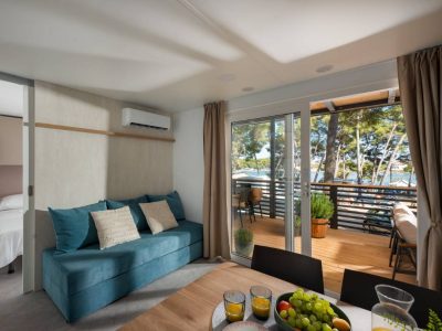 taber-discrete-lodging-mobile-home-prestige-mare-interior-living-room