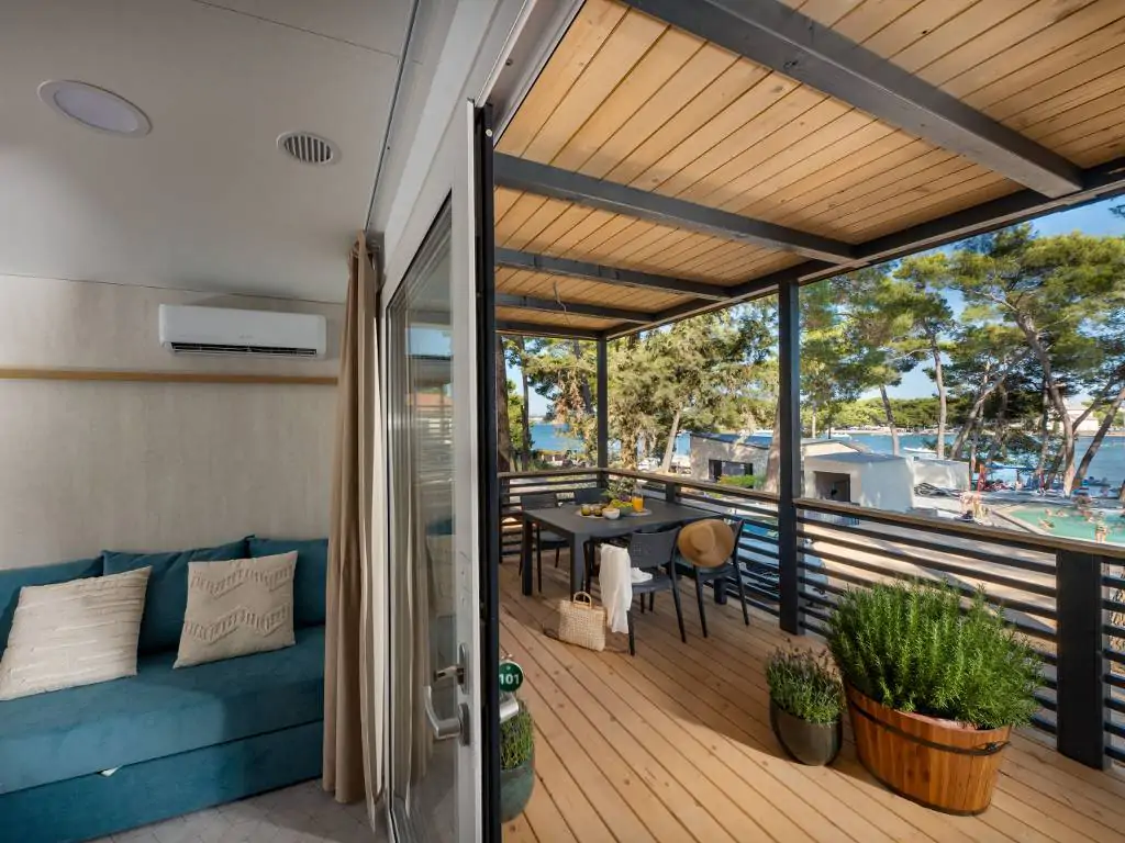 taber-discrete-lodging-mobile-home-prestige-mare-interior-living-room-terrace-2