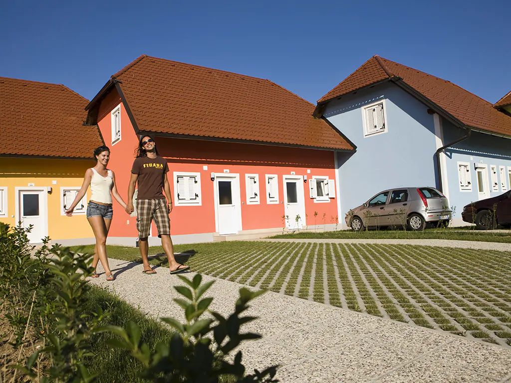 terme-catez-apartments-exterior-vacation-mood