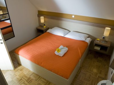 terme-catez-apartments-interior-bedroom-double-bed