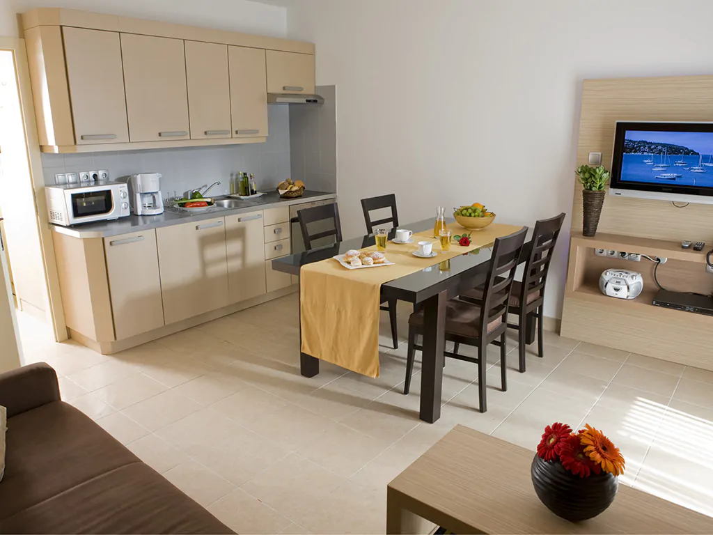terme-catez-apartments-interior-living-room-kitchen