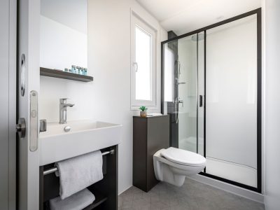 aminess-planet-camping-sirena-luxury-holiday-home-interior-bathroom