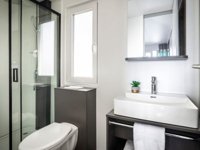 aminess-planet-camping-sirena-luxury-holiday-home-interior-bathroom-view