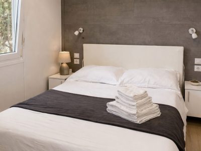 camping-ulika-rovinj-viletta-interior-bedroom-double-bed