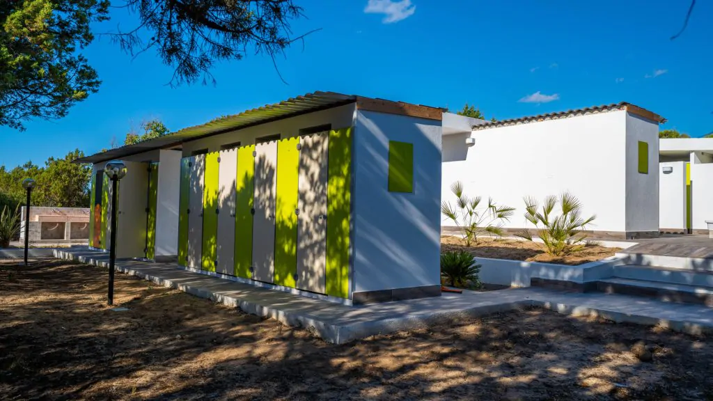 camping-village-baia-paradiso-sanitary-corner