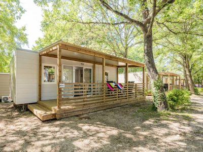 campsite-bijela-uvala-mobile-home-fuskulin-exterior-terrace-in-nature