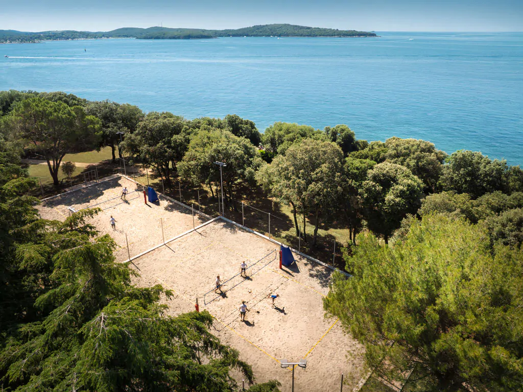 campsite-koversada-covered-air-view-campsite-beach-volley