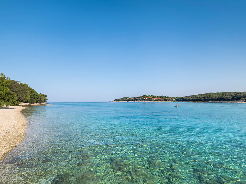 campsite-koversada-covered-pebble-beach