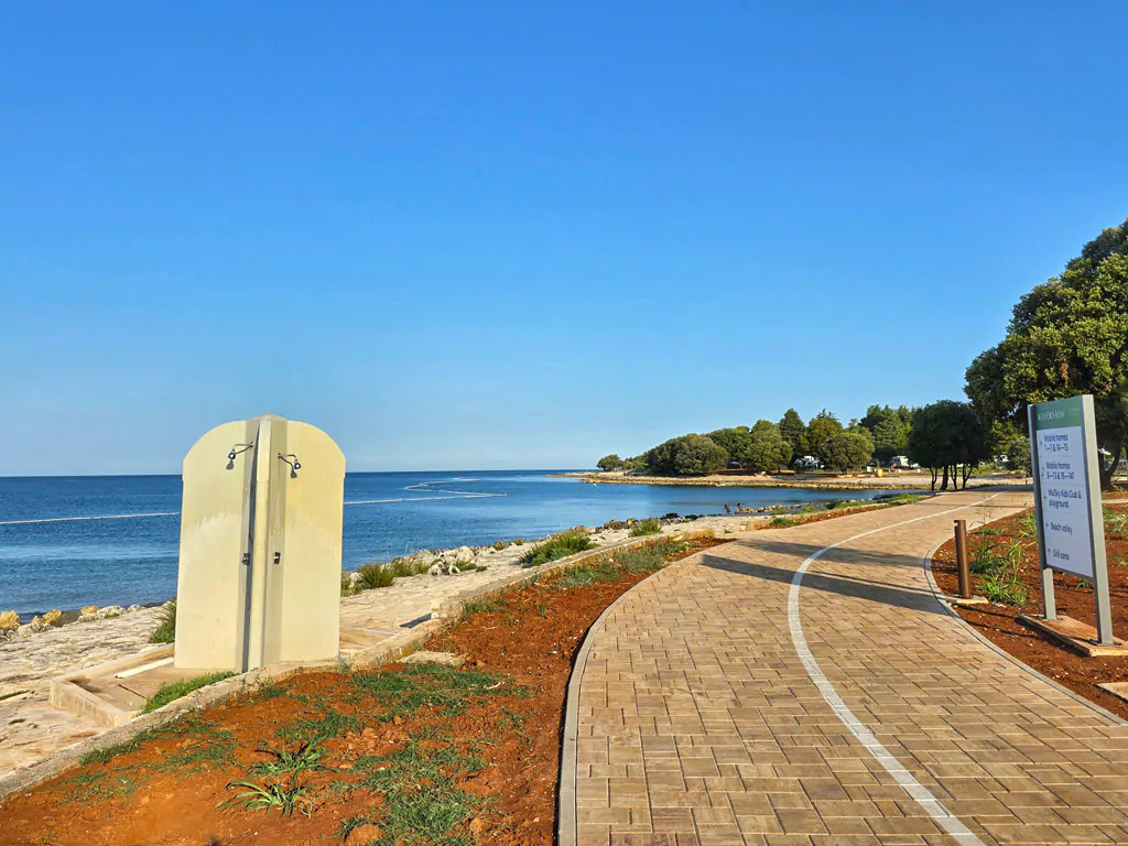 campsite-koversada-covered-sea-view-and-beach