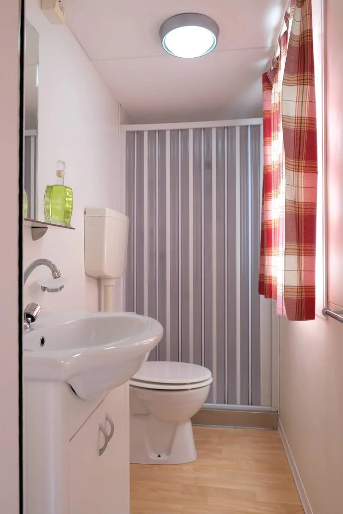 happy-easy-interior-bathroom-3