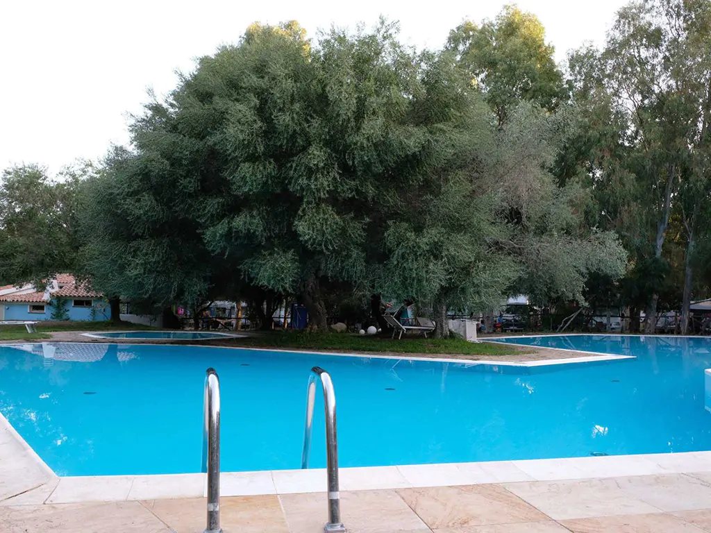 selema-camping-common-pool