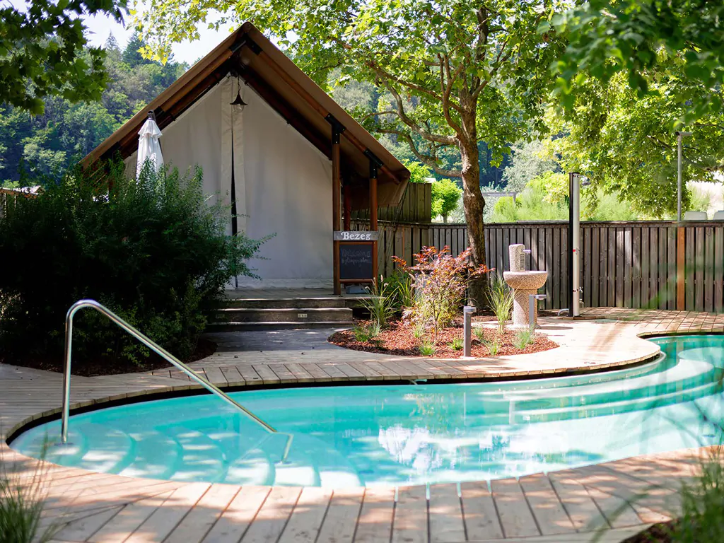 terme-olimia-glamping-tent-s1-pool-exterior-pool-view