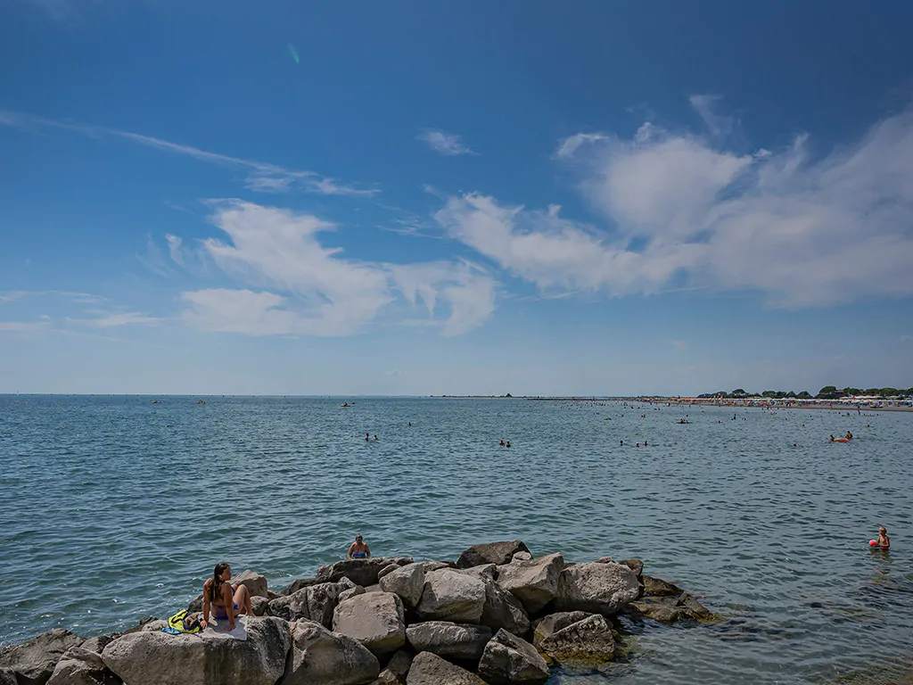 belvedere-pineta-camping-village-beach-rocky