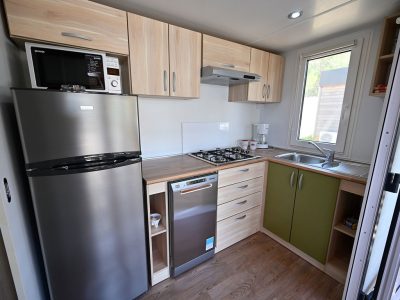 belvedere-pineta-camping-village-mobile-home-premium-l-interior-kitchen