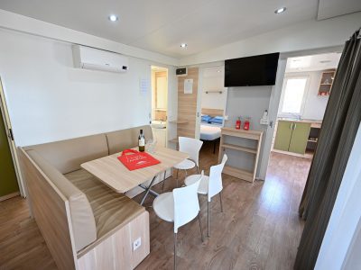 belvedere-pineta-camping-village-mobile-home-premium-l-interior-living-room