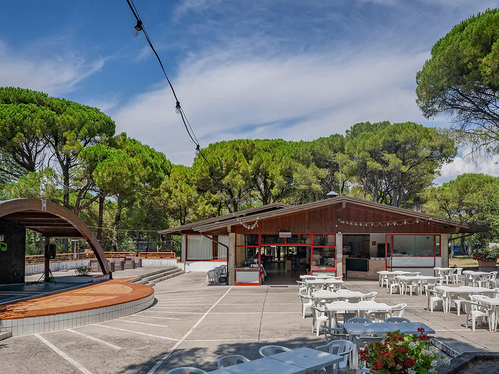 belvedere-pineta-camping-village-restaurant-stage