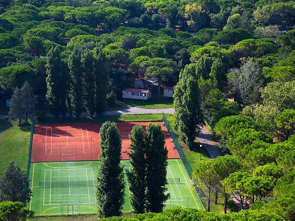 belvedere-pineta-camping-village-view-from-above-kids-playground