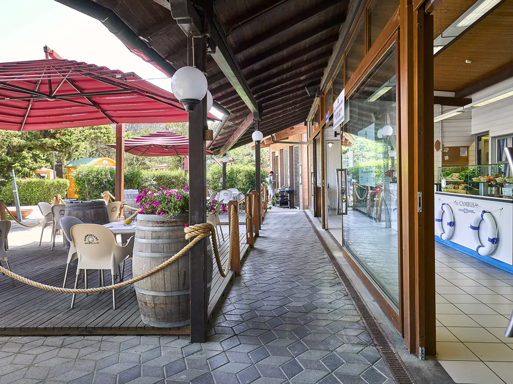 camping-village-le-esperidi-deli-pizzeria