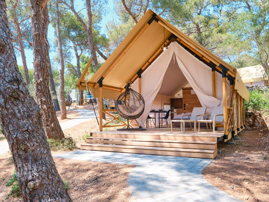 camping-cikat-couple-tent-front-view