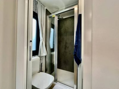 campsite-gasparina-estivo-premium-deluxe-bathroom