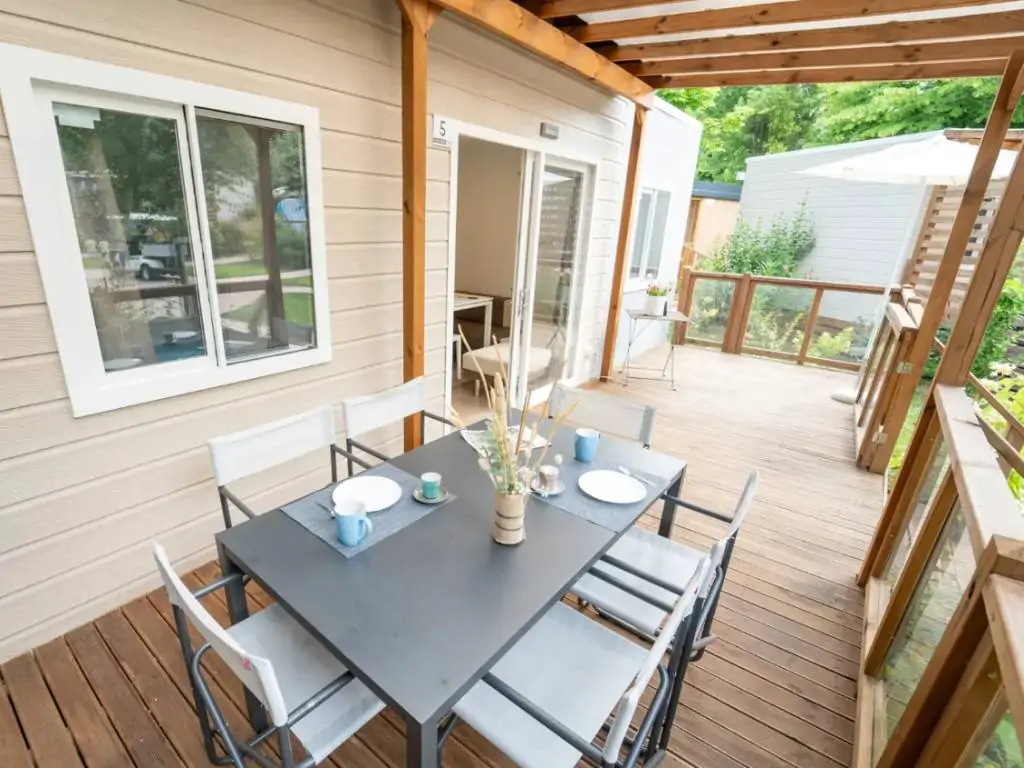 cottage-next-xl-superior-exterior-terrace-dinning-table