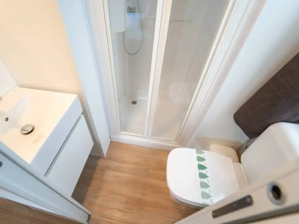 cottage-next-xl-superior-interior-bathroom