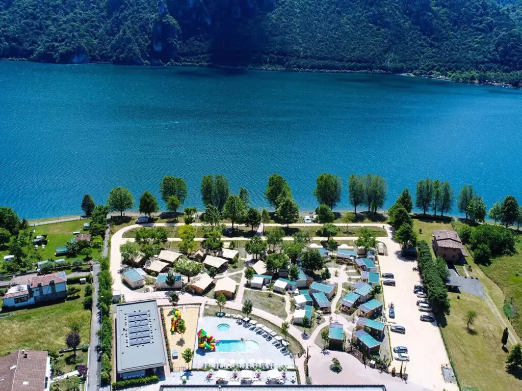 lago-idro-glamping-boutique-exterior-campsite-birds-eye-view-1024x768-jpg