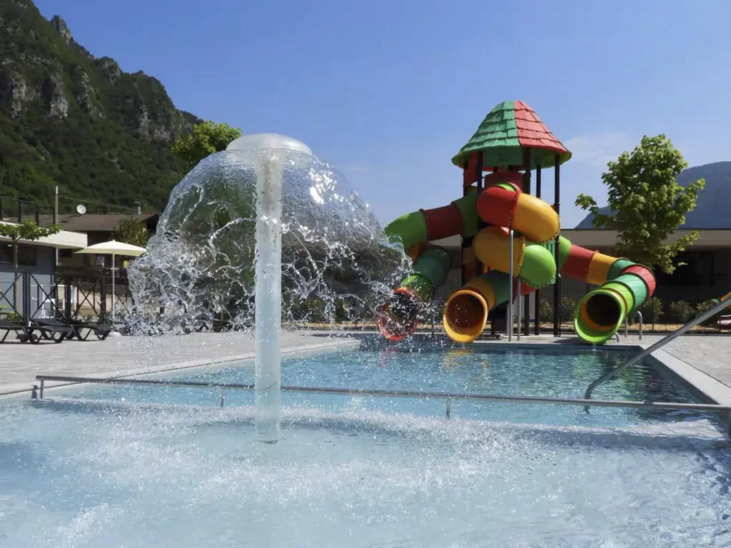 lago-idro-glamping-boutique-exterior-pool-park-slide-1024x768-jpg-1