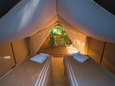 lago-idro-glamping-boutique-glamping-tent-airlodge-20-interior-bedroom-and-terrace