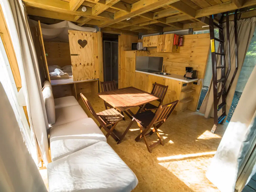 lago-idro-glamping-boutique-glamping-tent-airlodge-20-interior-kitchen