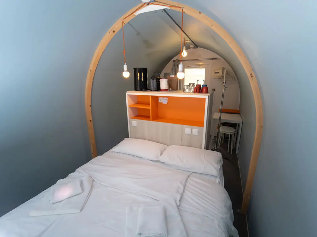 lago-idro-glamping-boutique-glamping-tent-coco-couple-interior-double-bed